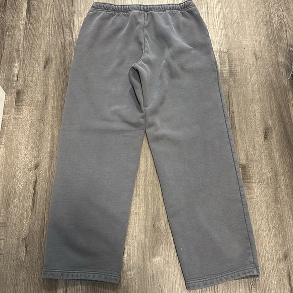 Aritzia Mega Fit Gray Sweatpants - Picture 3 of 3